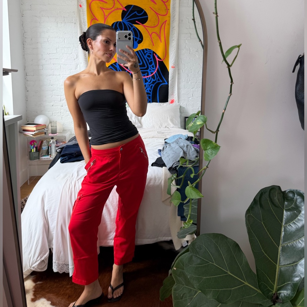 VINTAGE RED CARGO CAPRI PANTS